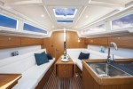 img-bateau-bavaria-34-interieur-001